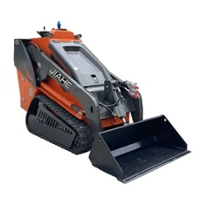 Dizel Paletli Mini Skid Steer Loader'ın arkasında yürüyün
